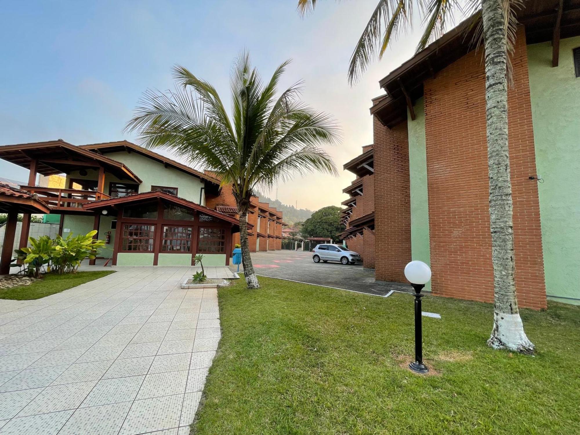 Pe Na Areia Na Praia Das Toninhas - Villagio 24 Porto Feliz Ubatuba Extérieur photo