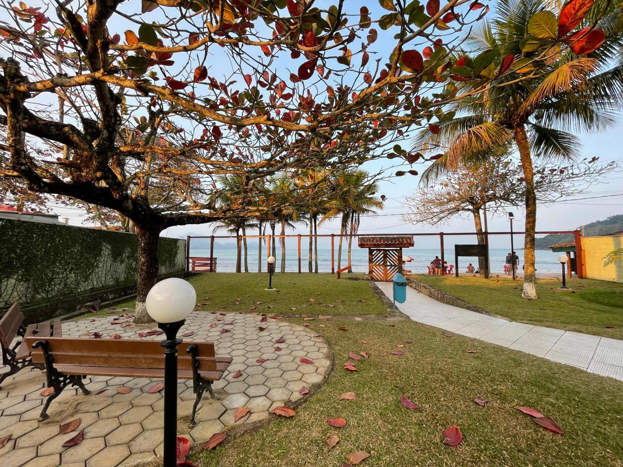 Pe Na Areia Na Praia Das Toninhas - Villagio 24 Porto Feliz Ubatuba Extérieur photo