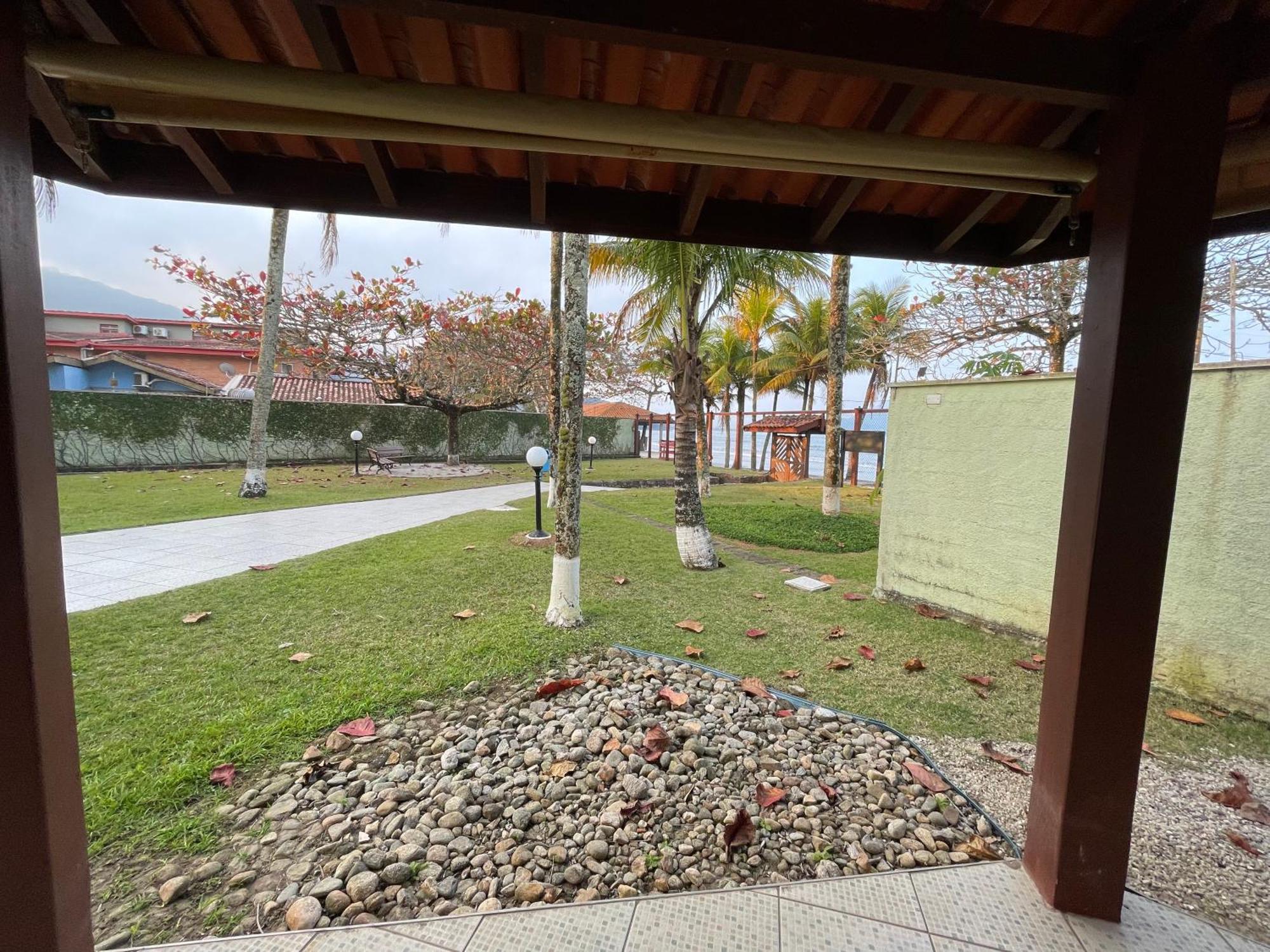 Pe Na Areia Na Praia Das Toninhas - Villagio 24 Porto Feliz Ubatuba Extérieur photo