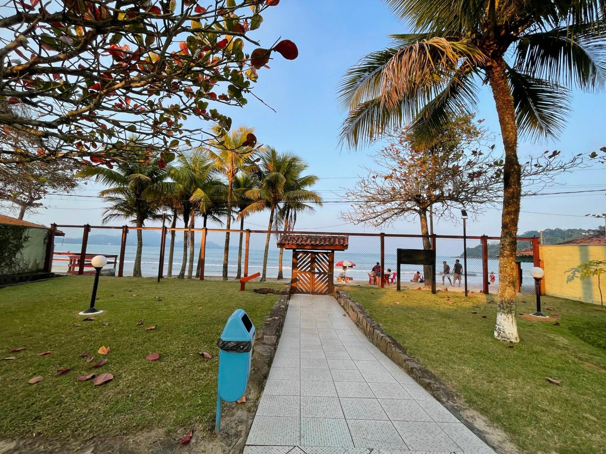 Pe Na Areia Na Praia Das Toninhas - Villagio 24 Porto Feliz Ubatuba Extérieur photo